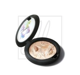 Mac double gleam extra dimension skinfinish